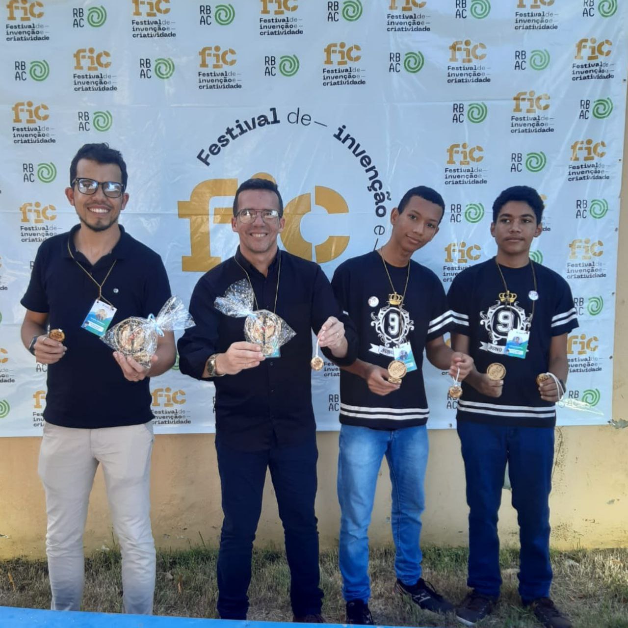 photo_4963367123720187345_y